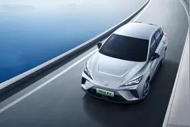 中国电车实力出众，火爆欧洲！MG4 EV出海冠军版上市图片