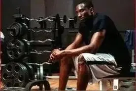 自律前三位 科比凌晨四点起来训练雷阿伦上榜 他快40岁还处在巅峰期图片