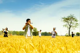 封丘特色艺术麦田剧场 彰显乡村振兴“文艺范儿”图片