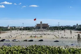 刚从天安门城楼上下来，说说如何抢票和带娃参观图片