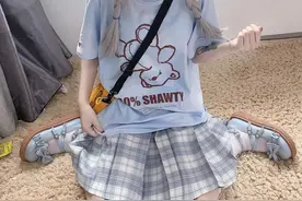 JK不仅仅只搭衬衫哦，奶乎乎的T恤戳中你了嘛图片