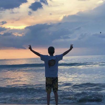 情侣生活可爱高级那种一张背影唯美动漫图片分开分开 头像漫画漫画