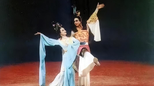刘亦菲的妈妈刘晓莉：两婚两离，至今单身，长得比女儿还漂亮