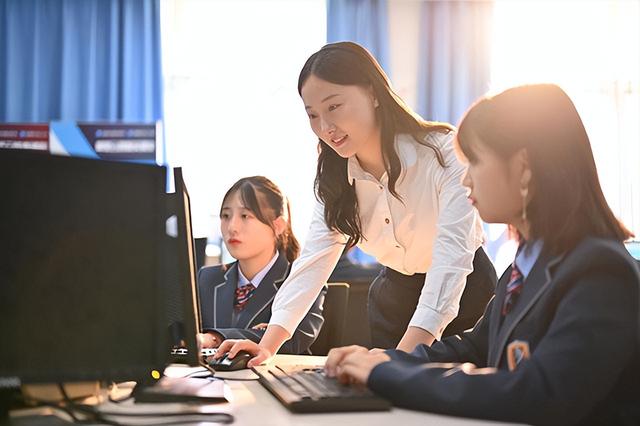 读职高学什么技术好女孩子多,女生读职高学什么专业更好找工作呢?