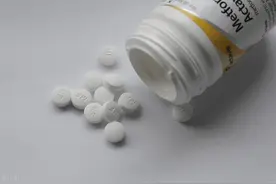 长期服用二甲双胍，出现这4个症状时，一定要引起警惕：图片