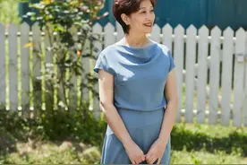 建议中年女人，尽量少穿短裤，换成这四种连衣裙，更洋气显瘦图片
