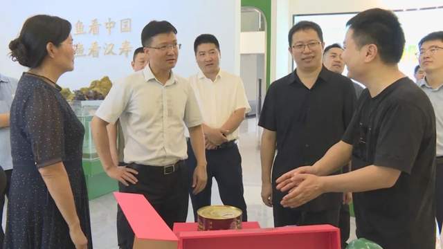 经济日报湖南记者站负责人来汉寿采访调研甲鱼产业(图2)