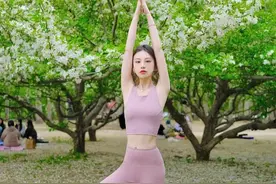 户外休闲好时尚，“瑜伽穿搭”真漂亮，舒适透气才重要图片