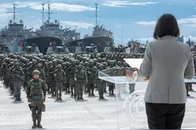 台学者：解放军围岛三个月，台湾就将崩溃，美国可封锁大陆海运图片