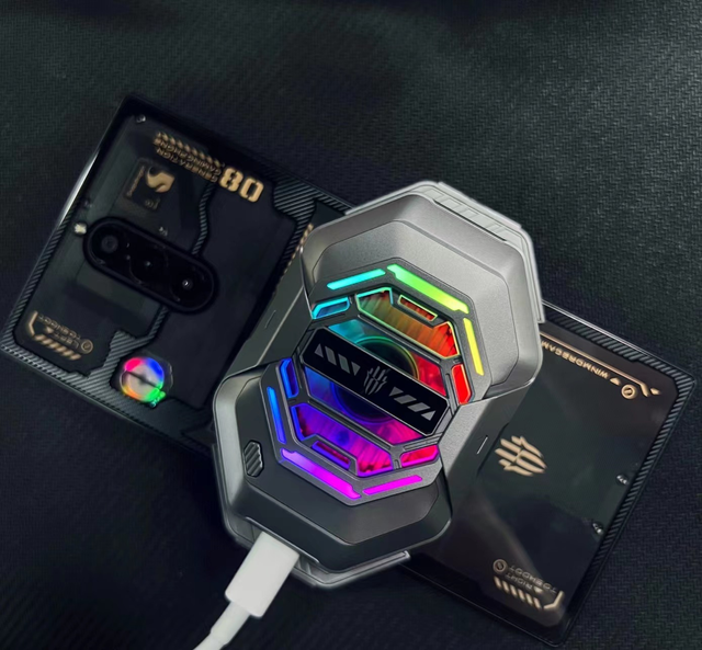 被打脸？三款主流散热背夹对比，红魔成性价比之王，友商多学学