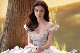 “公主”加持，“孕妇装”傍身，大长腿秀出自信，这次红毯谁赢了图片