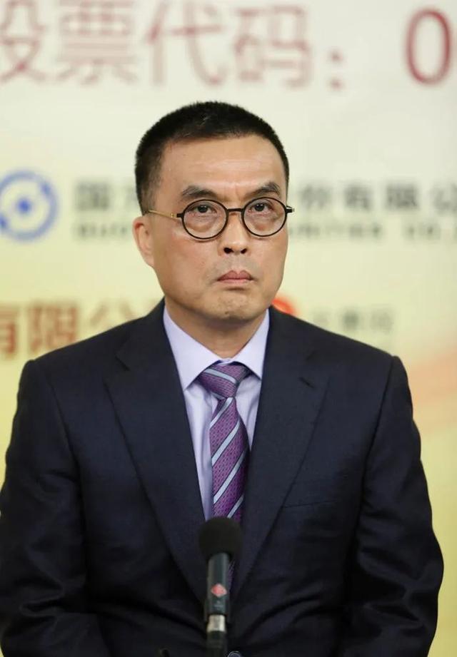 潮州富豪夫妻：入籍加拿大，靠印刷烟盒公司上市，股票价值10亿