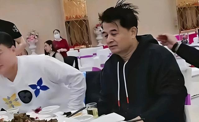 这一次，“消失”8年的毕福剑，终于不再被世人所原谅