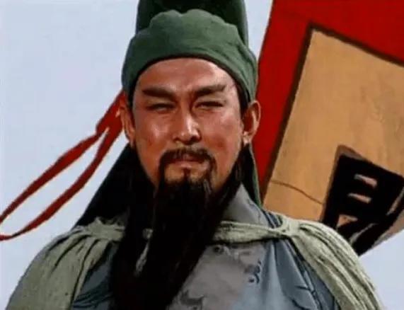 貂蝉被曹操送给关羽后，次日就自尽了，关羽对貂蝉做了什么？
