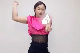 “神级模仿”董代表：男扮女装演啥像啥！圈粉700万竟是24岁小伙图片