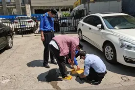 拆地锁，解心锁图片