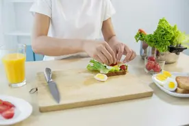 为了减肥不吃早餐，效果更好，是真的吗？图片