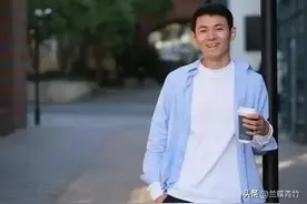 过年回家，我请同学吃饭，7人仅来了3人，母亲一番话，醍醐灌顶！图片