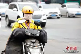 配送小哥已约满？ 多家买菜平台回应！专家提醒：这类人尽量少叫快递外卖图片