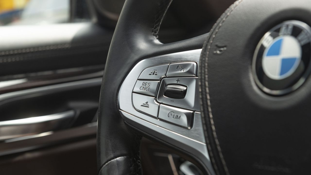 只比新车便宜100万的行政级座驾——二手宝马740Li