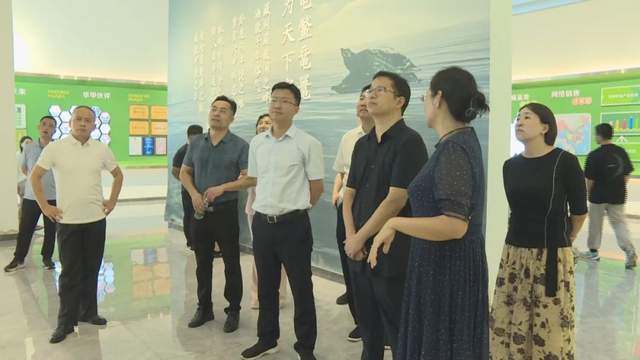 经济日报湖南记者站负责人来汉寿采访调研甲鱼产业(图1)