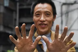 10年前，重庆棒棒冉光辉走红，实现愿望：给妻子和儿子买一套房图片