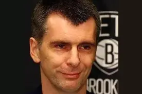 从密友到制裁躲过，寡头米哈伊尔的惊险转变图片