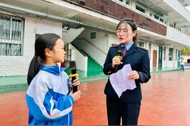 又飒又美！铁路工务小姐姐的AB面图片