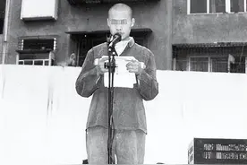 20年前，他偷走高考试卷，背熟答案后去参加考试，看到考题懵了图片