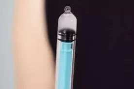 英国女子嫌人工授精太贵，购买针筒自行操作，竟一次成功图片