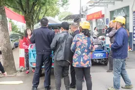 车主注意！无证三轮车被严查，只有2类车要求放宽，上路不用驾照图片