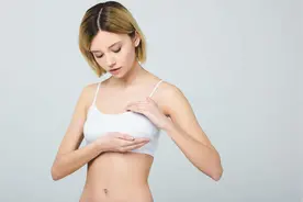 未婚女子突发急性乳腺炎，高烧不退彻夜难眠！止痛消肿该怎么治疗图片