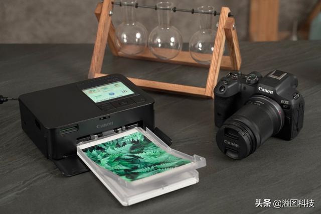 佳能发布小型照片打印机炫飞SELPHY CP1500