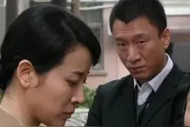 《半路夫妻》：管军出狱后成百万富翁，是对妻子和女儿最狠的报复图片