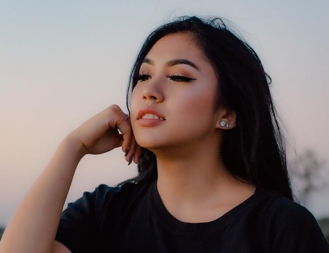 高情商的女人,遇到这三件事,会避而不及