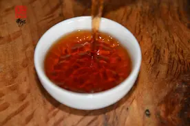 茶汤上的泡沫是脏东西吗？图片