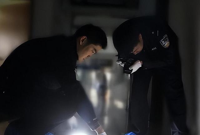 46岁大妈约两名健身教练陪睡，当晚激情后死亡，警方：兴奋致死