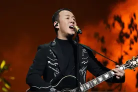 《闪光乐队》六公太尴尬，1队输在队友不配合，1队输在不尊重观众图片