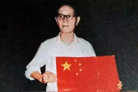 当年五星红旗仅5票，三号作品得了342票，为何最终选择五星红旗？图片