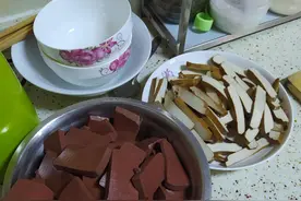 重庆男子下班烧了3菜1汤，被嘲笑太寒酸，妻子回怼：你们不懂图片