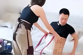 网红无腿“劈腿”男重拾旧爱?连体夫妻再续旧缘，网友:该不该祝福图片