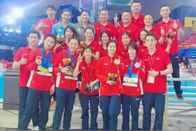 9金1银！中国跳水队回国，全红婵穿拖鞋很放松，陈若琳举动暖心图片