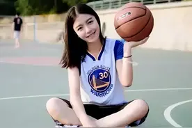 上体育课时女生自认很尴尬的行为，男生却心生好感，尤其第二个图片