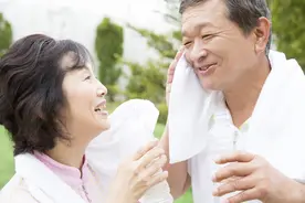 老年人的“夫妻生活”，可以坚持到多大岁数？4个建议需要听一听图片