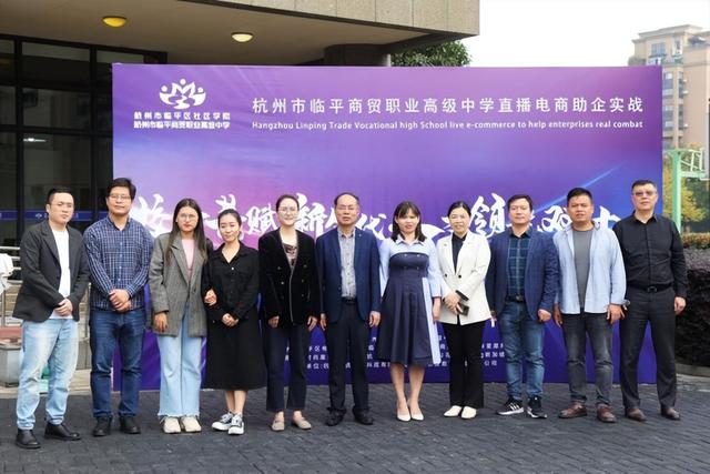 �����������˲���������Ϭ��������Ӫ��ְҵ�����ջݷ�չ