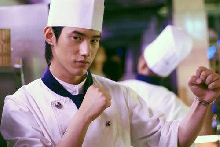 吴建飞：曾是周杰伦师弟，还是铠甲勇士男主，当爸后38岁还是很帅