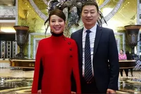 “盲人歌手”刘赛：成名后拒绝抛弃农村丈夫，为何6年仍未生子？图片