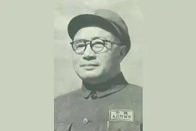 粟裕刘伯承用兵对比，一个细节反映出，刘粟互相都学不会对方打法图片