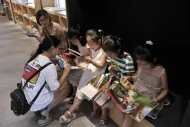 那些放弃一切，回县城陪读的80后乡村妈妈，后来的她们都沉沦了图片