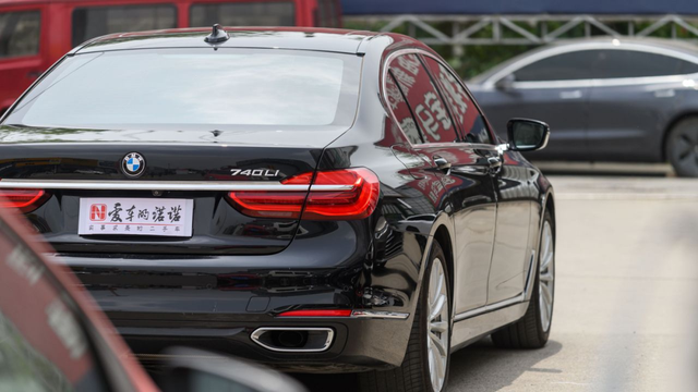 只比新车便宜100万的行政级座驾——二手宝马740Li
